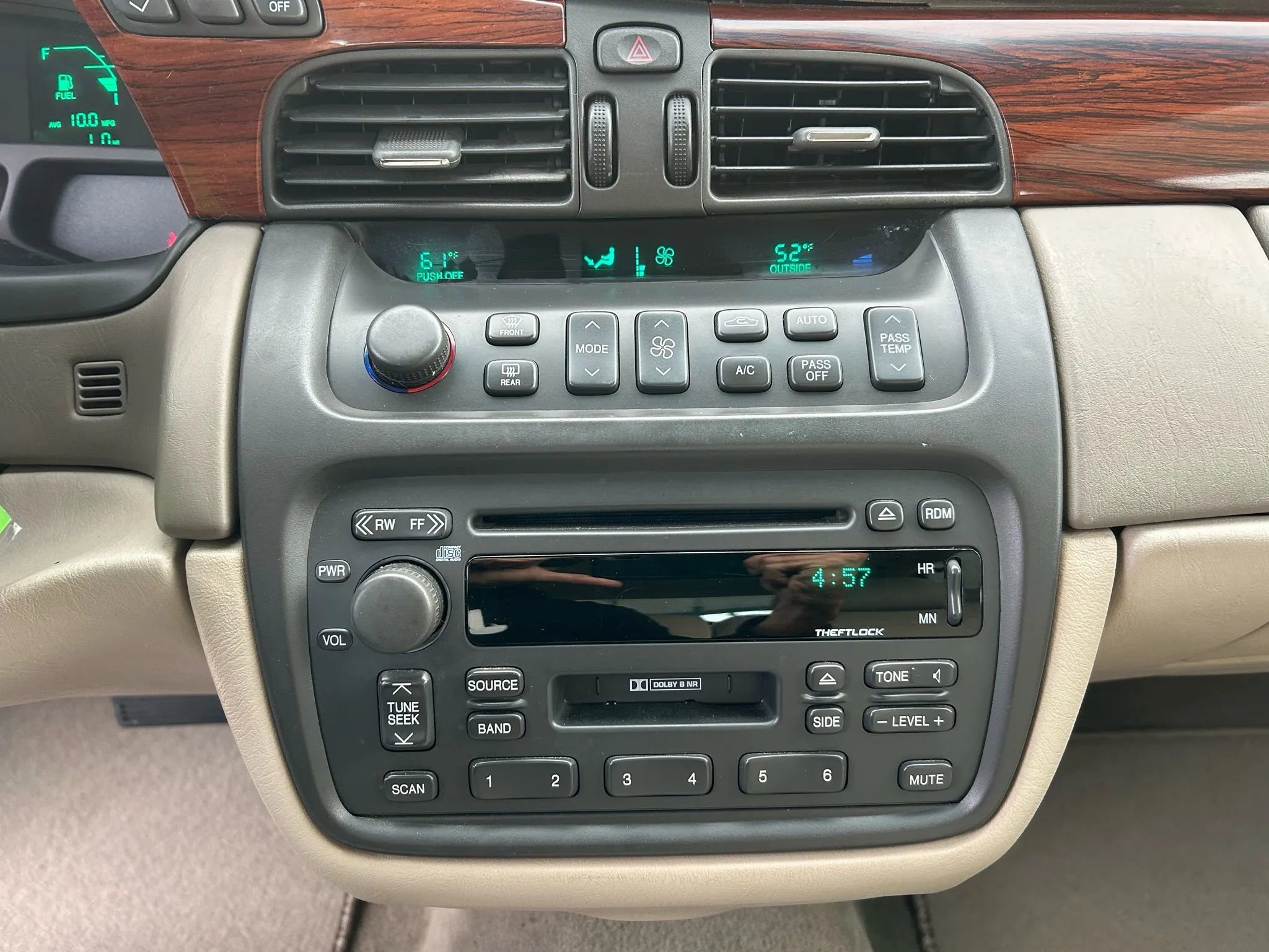 Used 2000 Cadillac De Ville Sedan w/ Comfort/Convenience Pkg FWD image 20