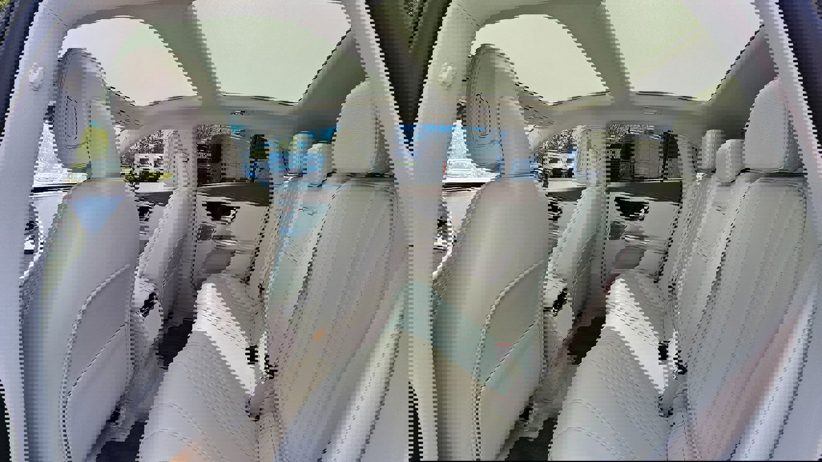 Used 2023 Mercedes-Benz EQE 500 4MATIC Sedan w/ Exclusive Trim Package image 21