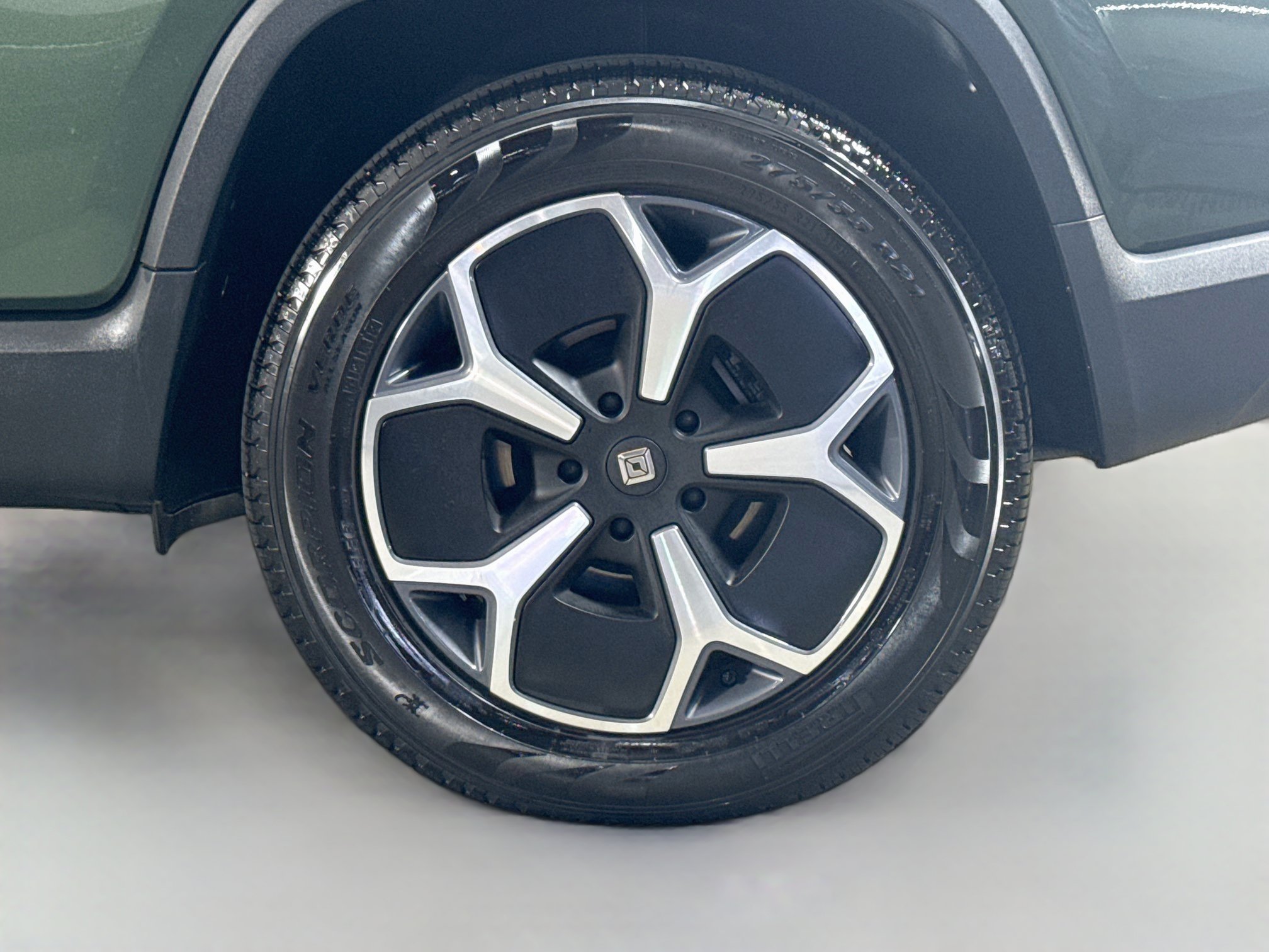 Used 2024 Rivian R1T Adventure AWD/4WD image 36