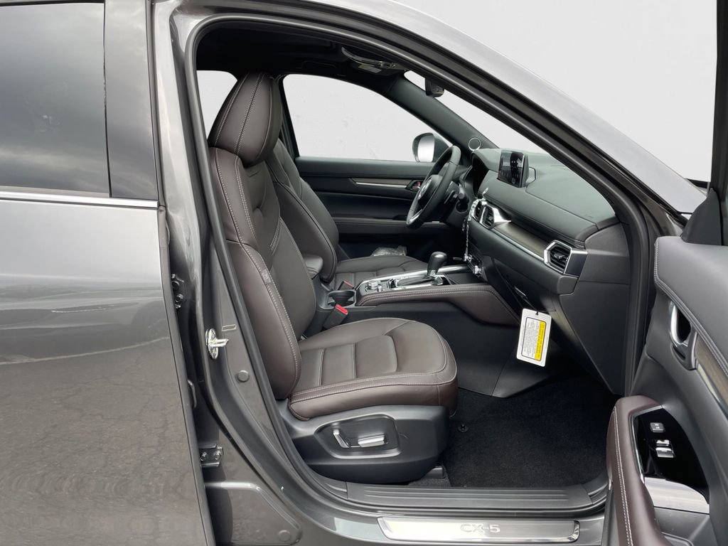 New 2025 MAZDA CX-5 Signature image 15