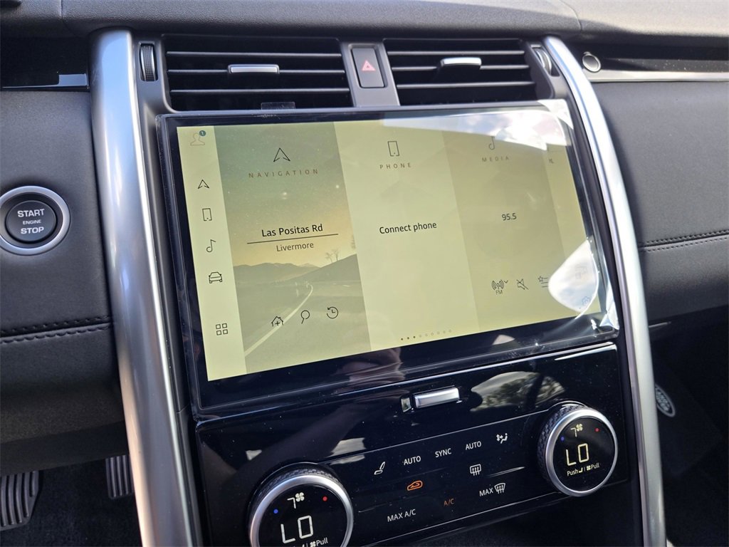 New 2025 Land Rover Discovery S image 13