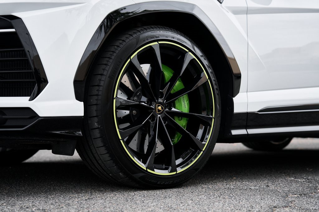 Used 2022 Lamborghini Urus image 10