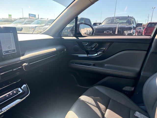 Used 2025 Lincoln Corsair Reserve FWD image 27