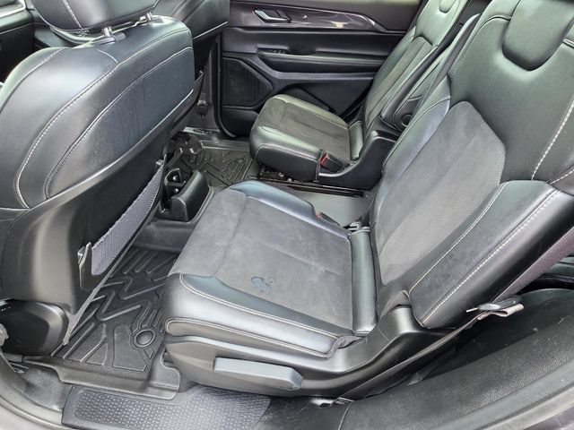 Used 2023 Jeep Grand Cherokee L Laredo AWD/4WD image 9