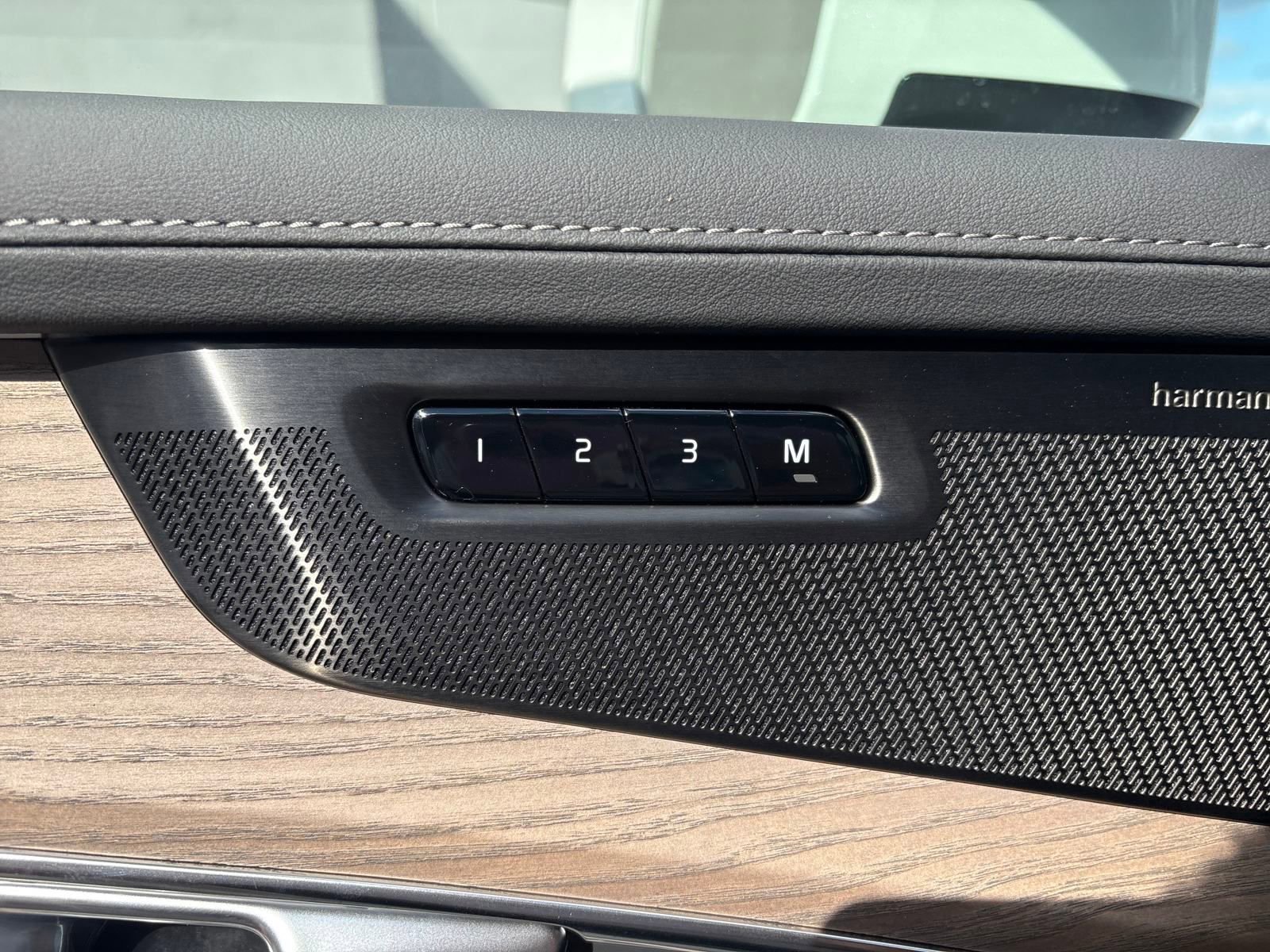 New 2026 Volvo XC90 B6 Plus w/ Protection Package Premier image 12