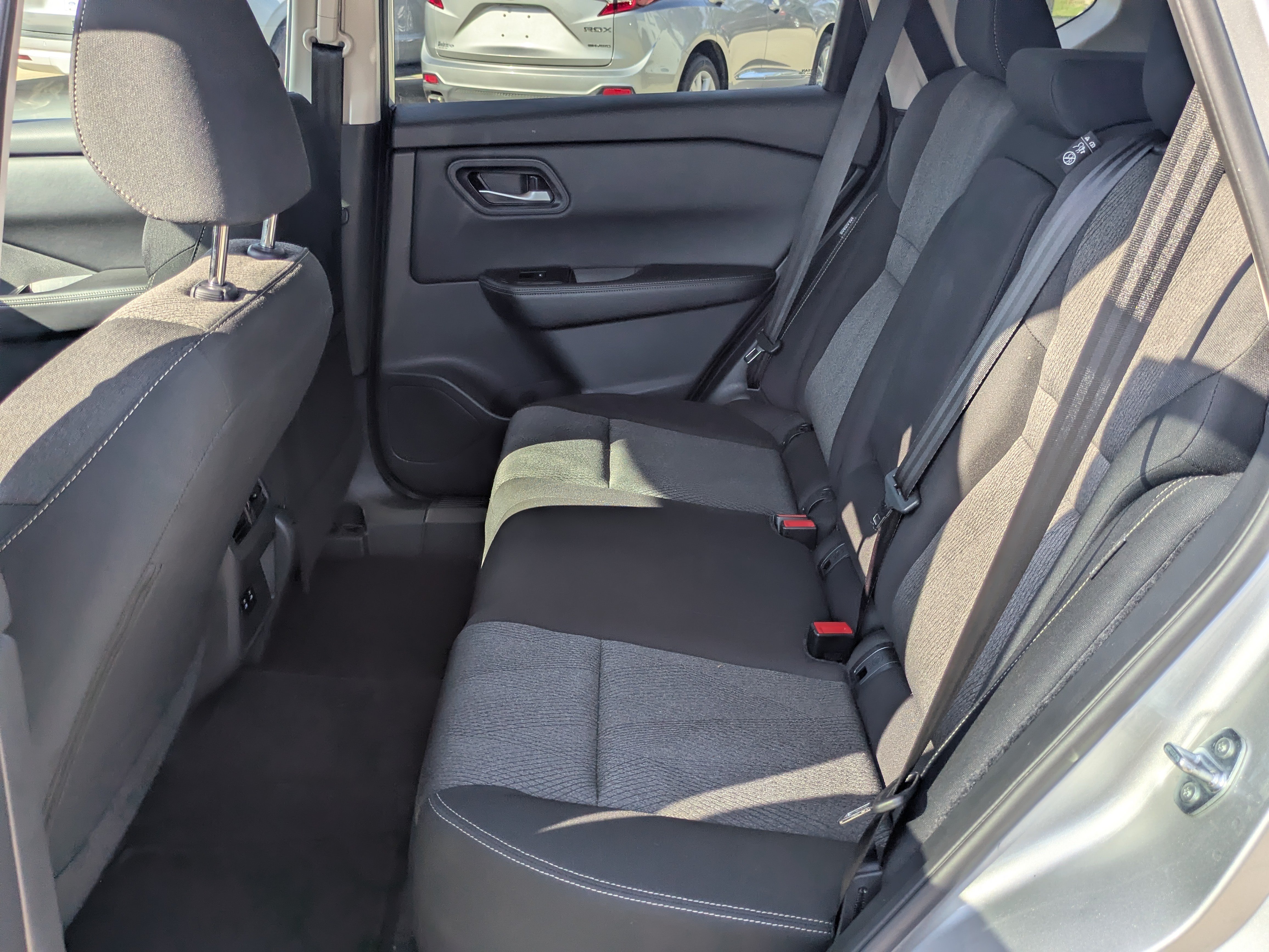 Used 2025 Nissan Rogue SV FWD image 7