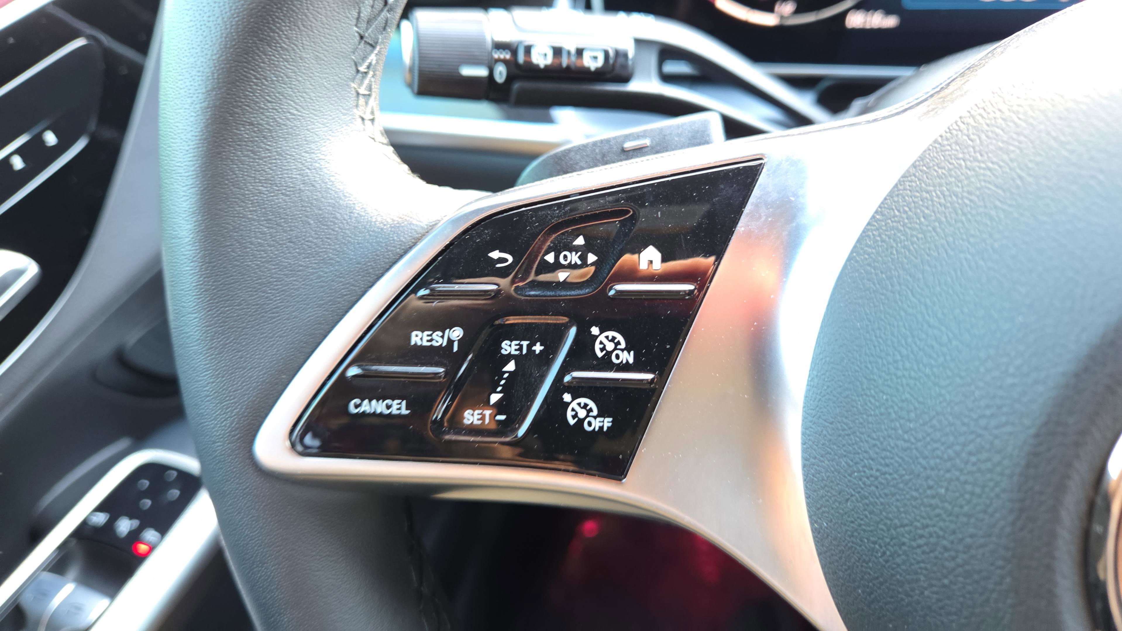 Used 2025 Mercedes-Benz GLC 300 image 14