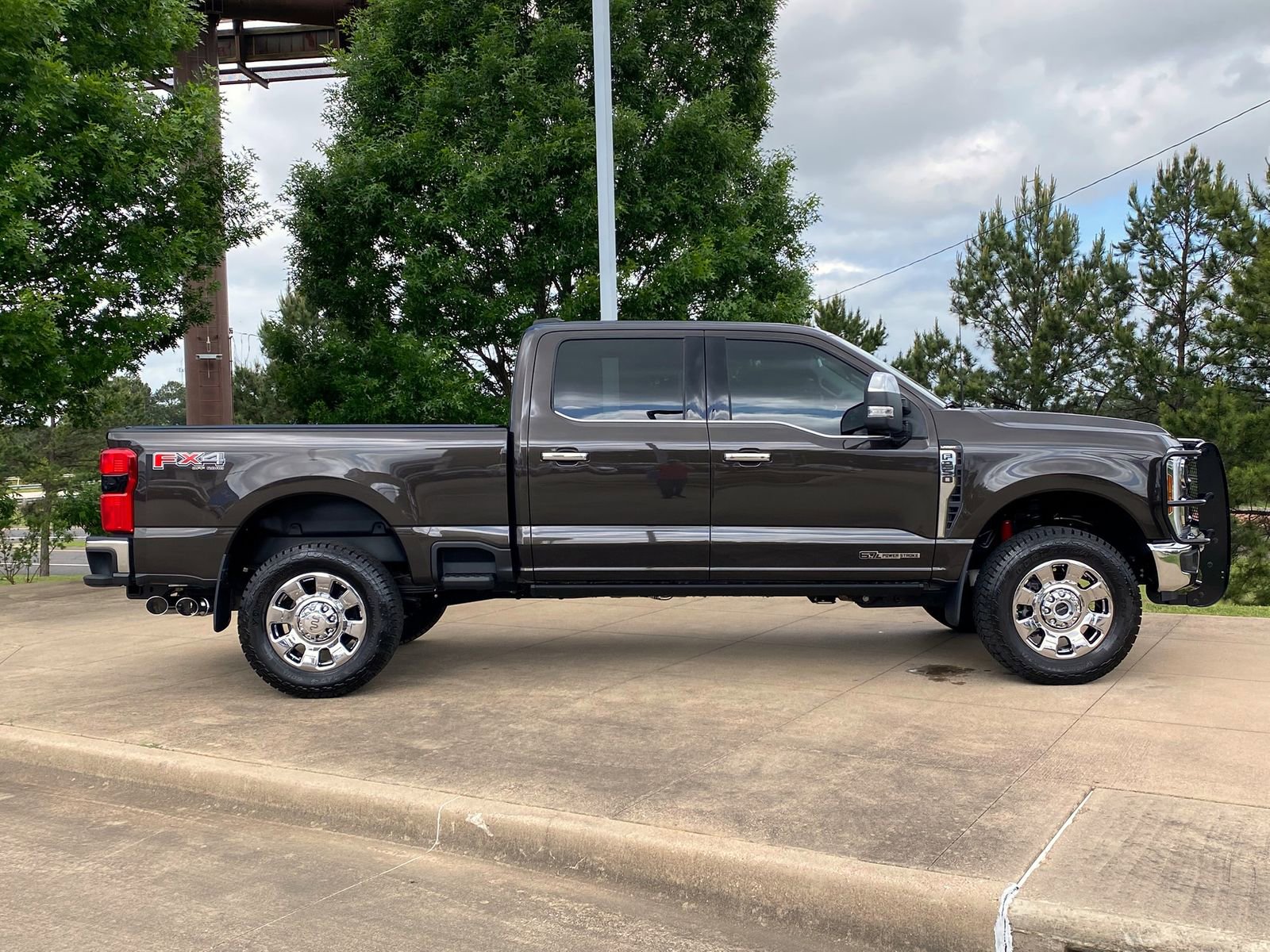 Used 2025 Ford F250 Lariat w/ Chrome Package image 7