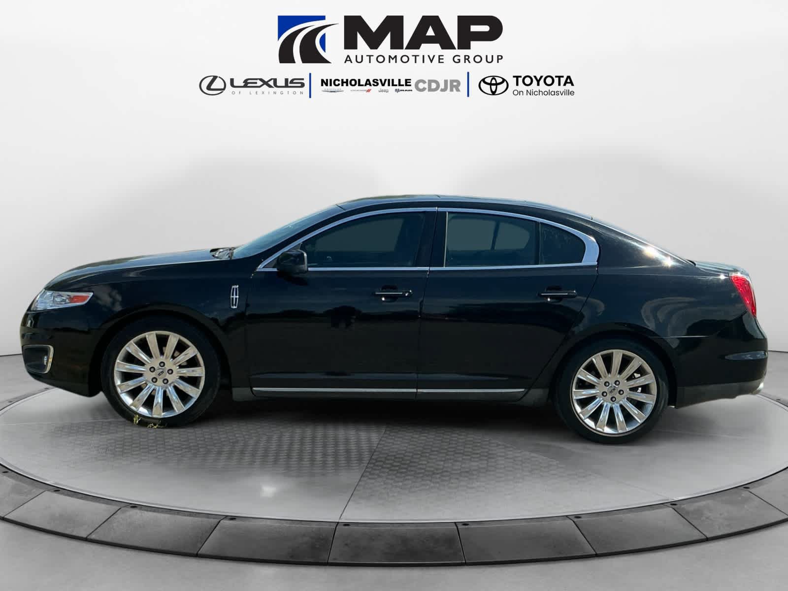 Used 2011 Lincoln MKS FWD image 2
