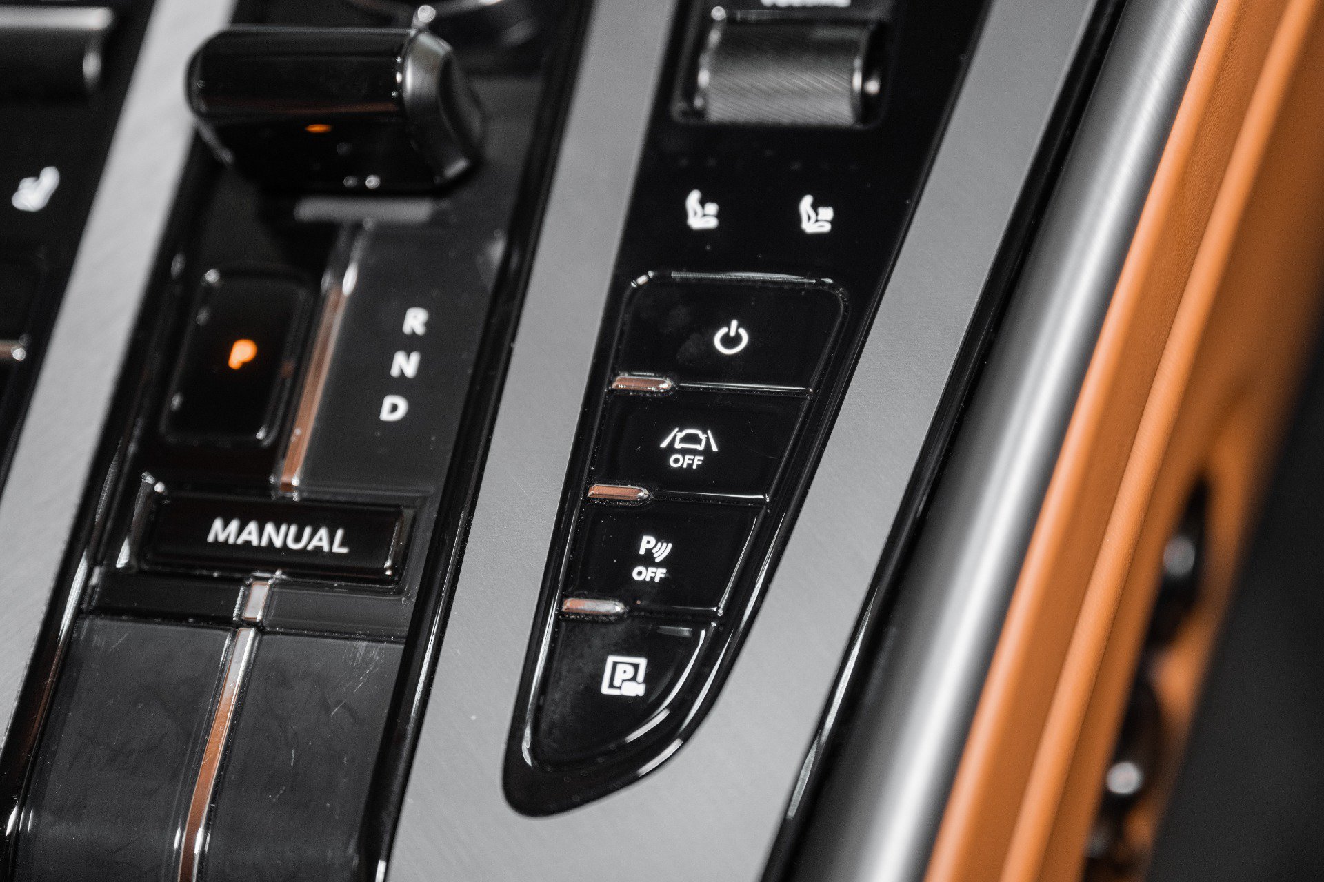 Used 2024 Aston Martin DB12 Coupe RWD image 34