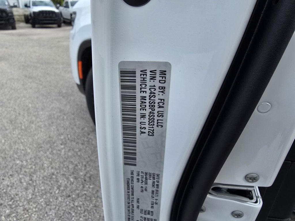 New 2025 Jeep Wagoneer L Series II w/ HD Trailer Tow Package w/25F image 15