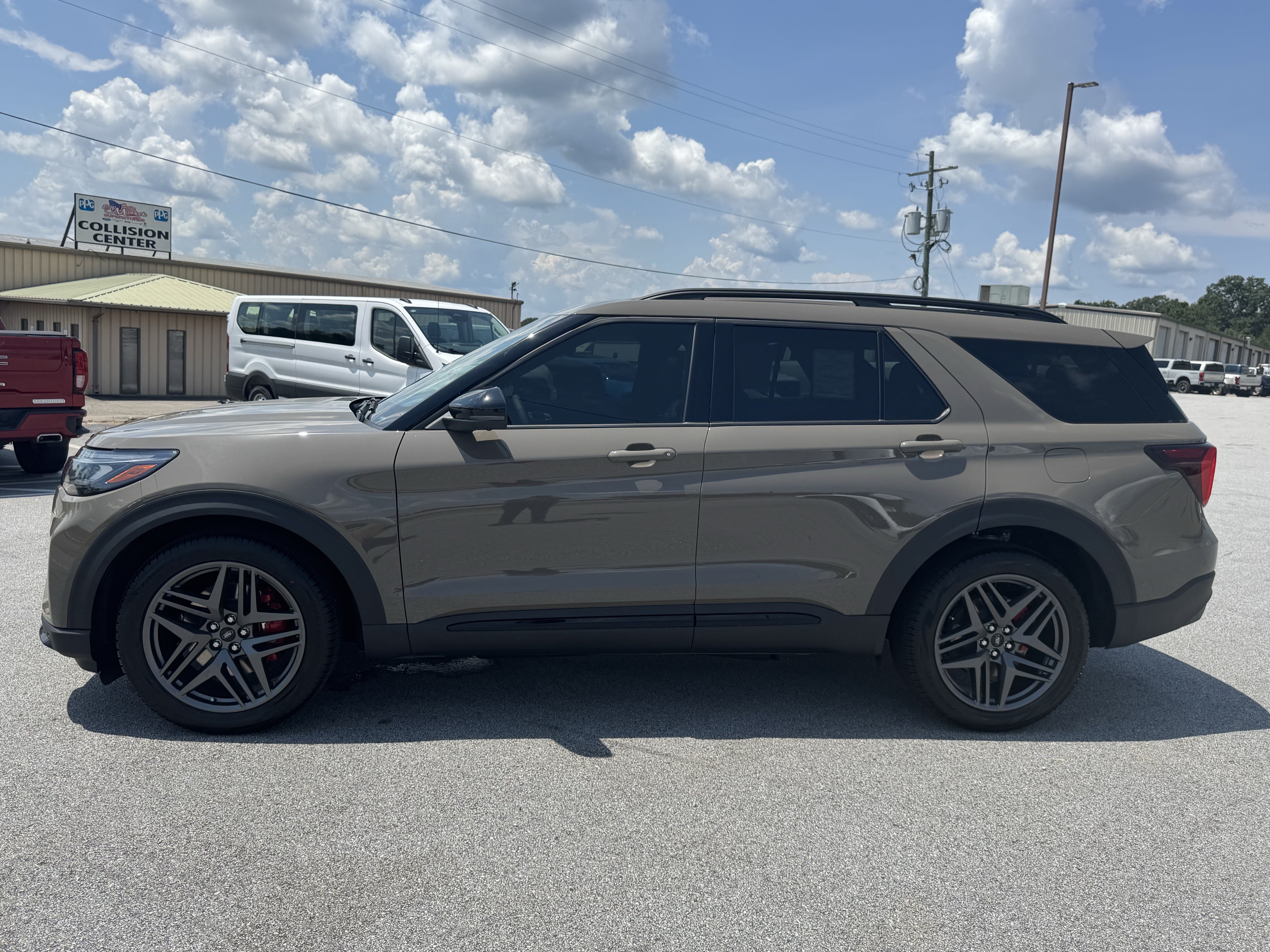 New 2026 Ford Explorer ST w/ Sun And Sound Package AWD/4WD image 8