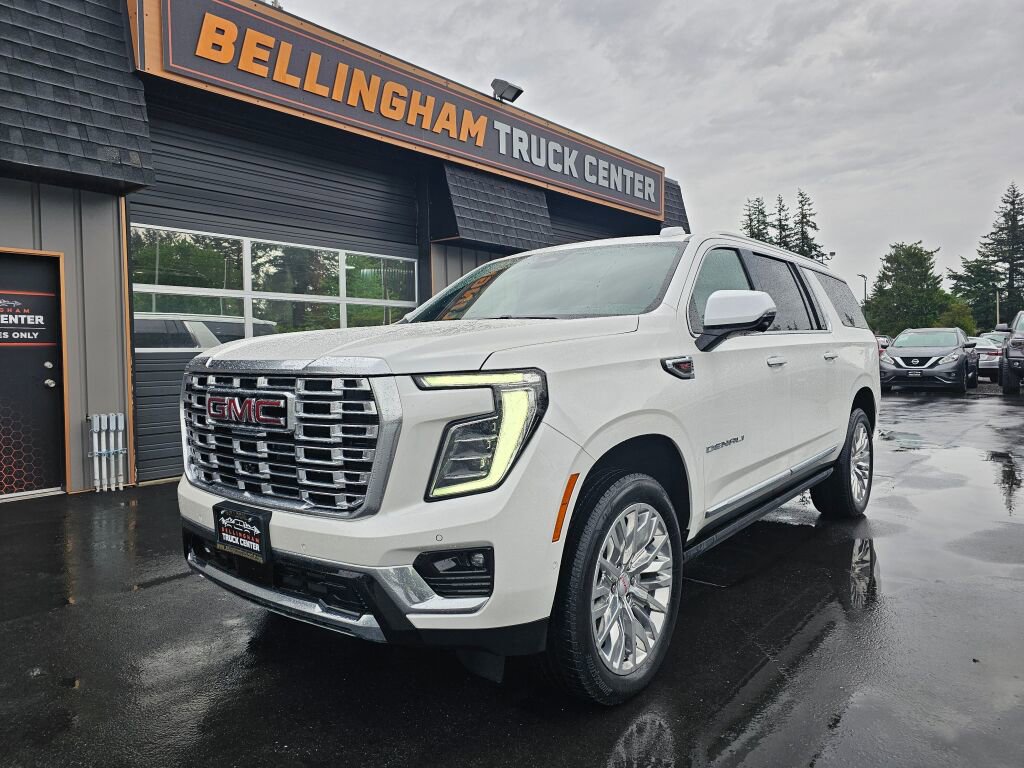 Used 2025 GMC Yukon XL Denali w/ Sun & Power Step Package AWD/4WD image 1