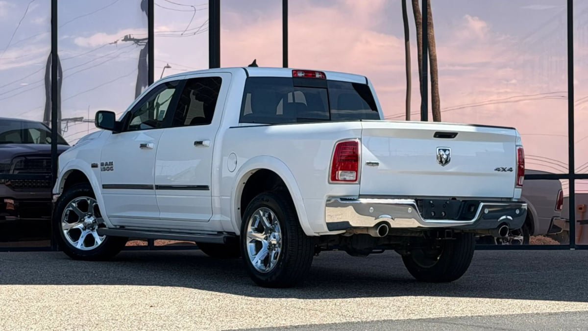 Used 2016 RAM 1500 Laramie w/ Convenience Group AWD/4WD image 10