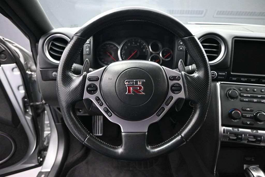 Used 2011 Nissan GT-R Premium AWD/4WD image 17