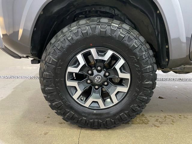 Used 2018 Toyota Tacoma TRD Sport image 22