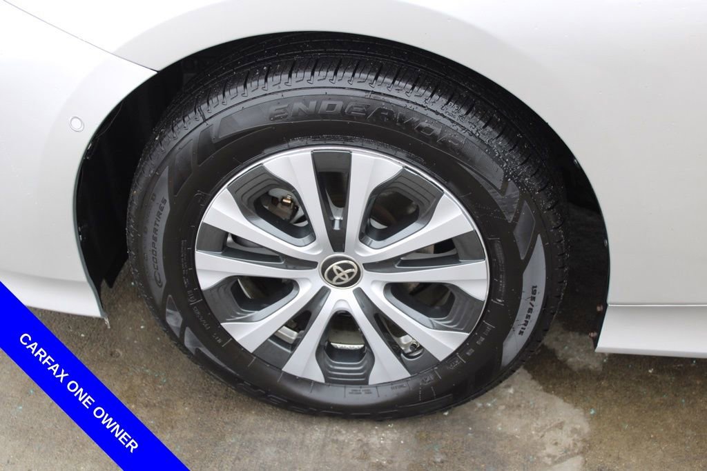 Used 2020 Toyota Prius LE image 12