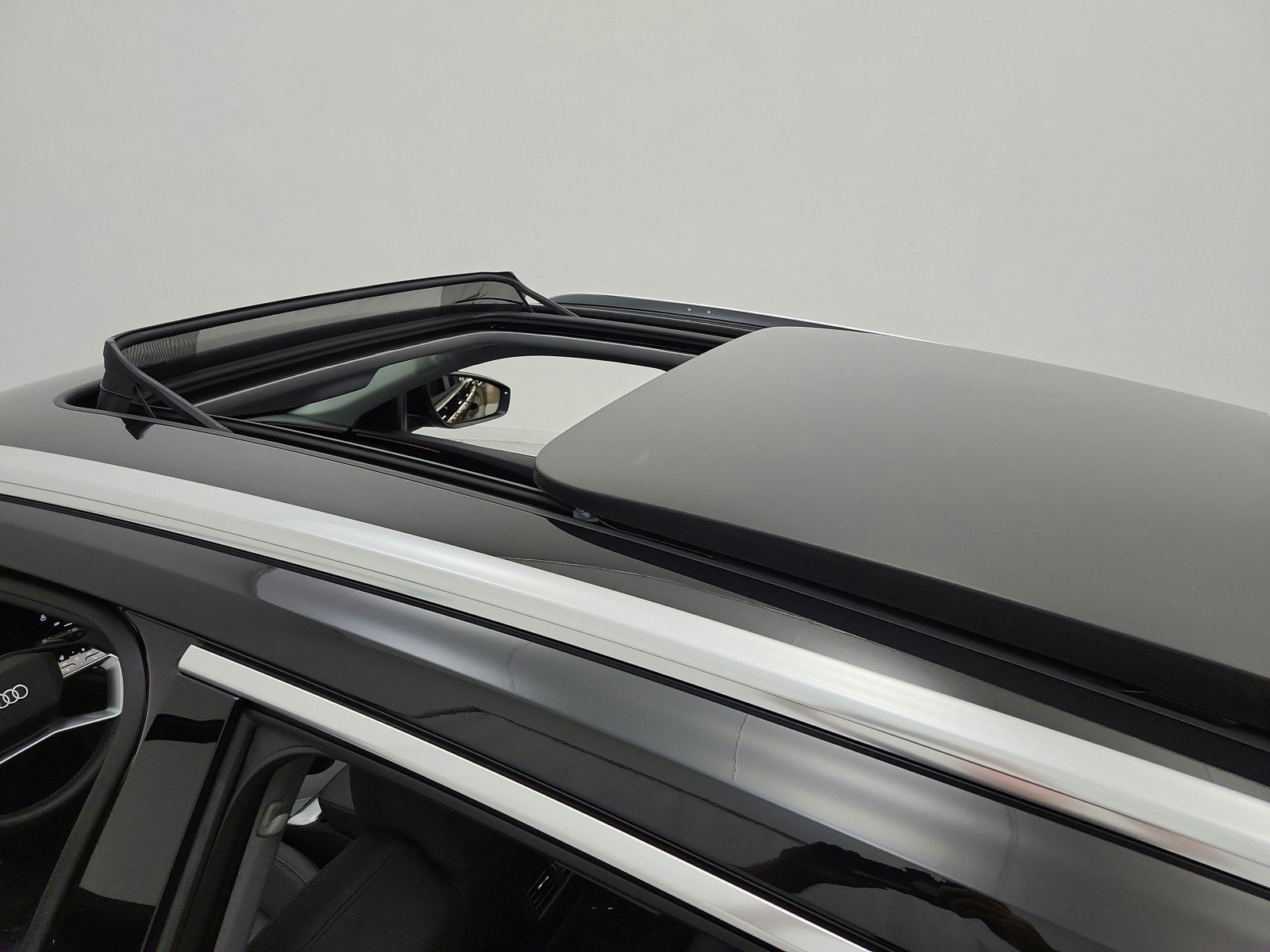 Used 2025 Audi Q5 Premium Plus w/ Premium Plus AWD/4WD image 11