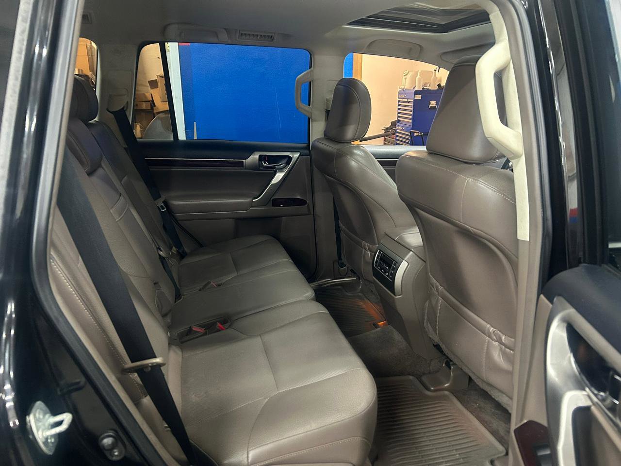 Used 2017 Lexus GX 460 Premium w/ Premium Package AWD/4WD image 14