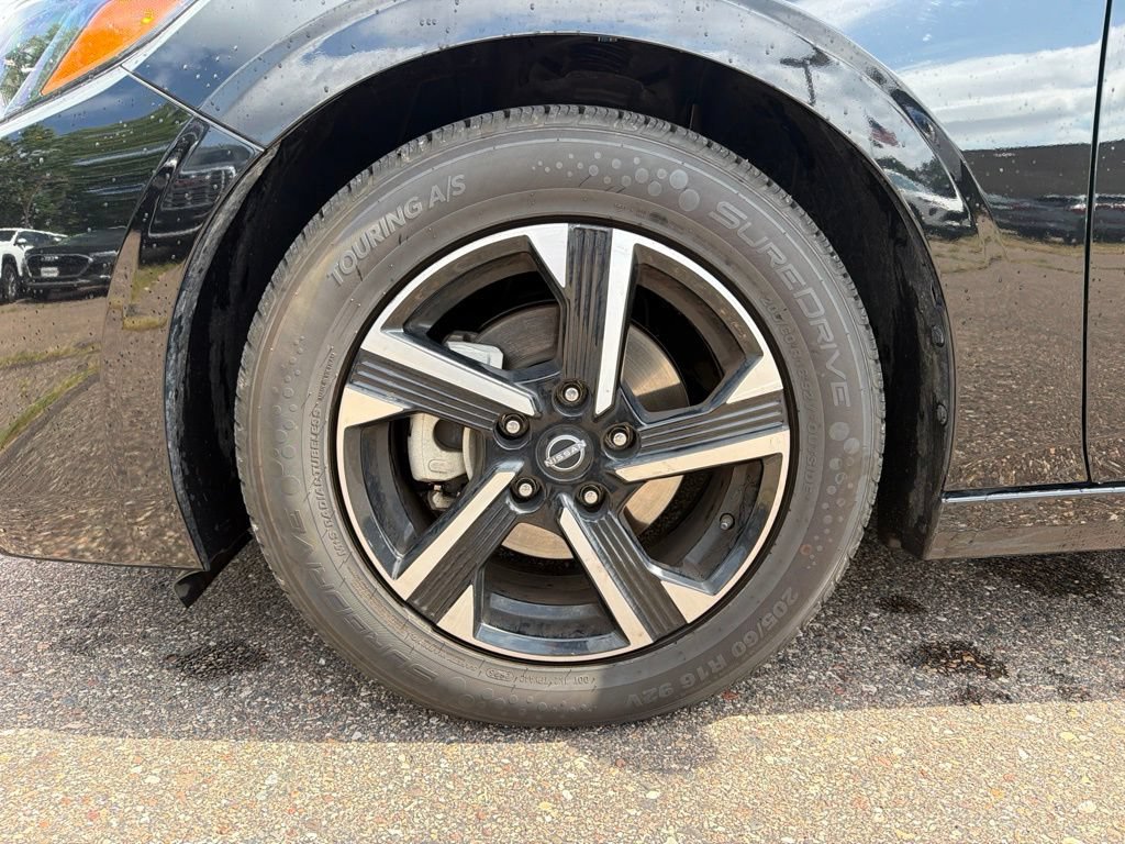 Used 2024 Nissan Sentra SV FWD image 9