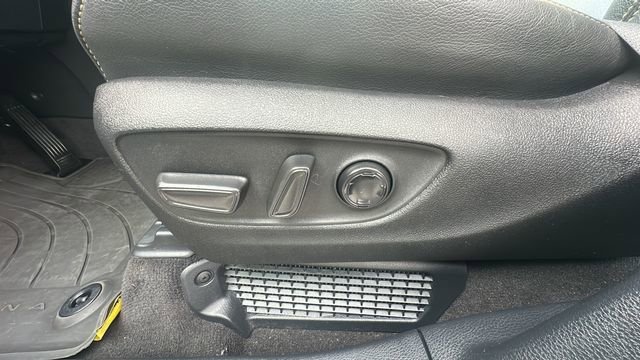 Used 2025 Toyota Sienna Platinum image 16