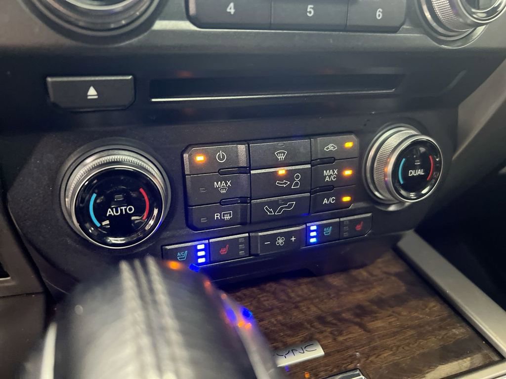 Used 2017 Ford F150 Platinum w/ Equipment Group 701A Luxury AWD/4WD image 17