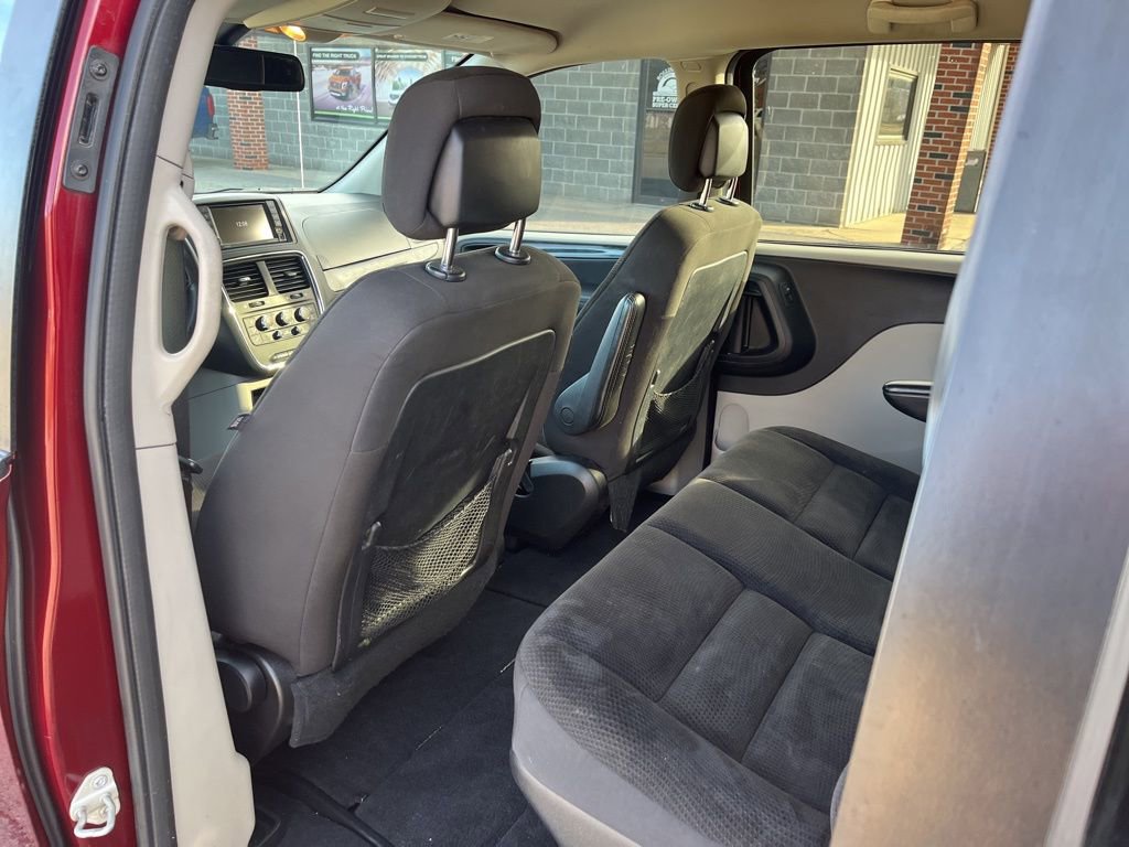 Used 2018 Dodge Grand Caravan SE image 26