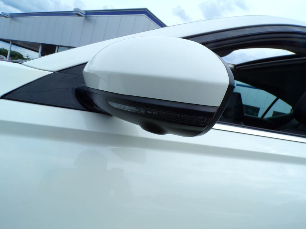 Used 2019 Nissan Altima 2.5 Platinum AWD/4WD image 3