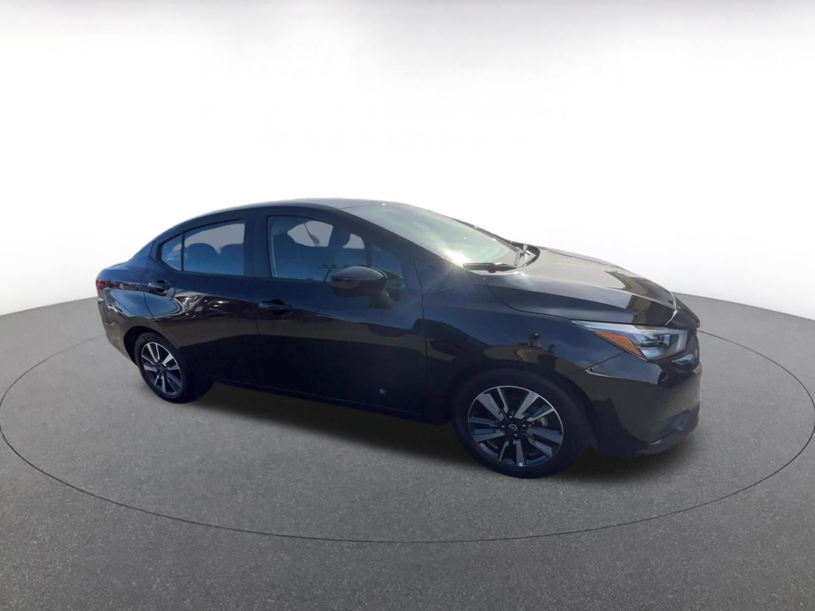 Used 2025 Nissan Versa SV FWD image 2