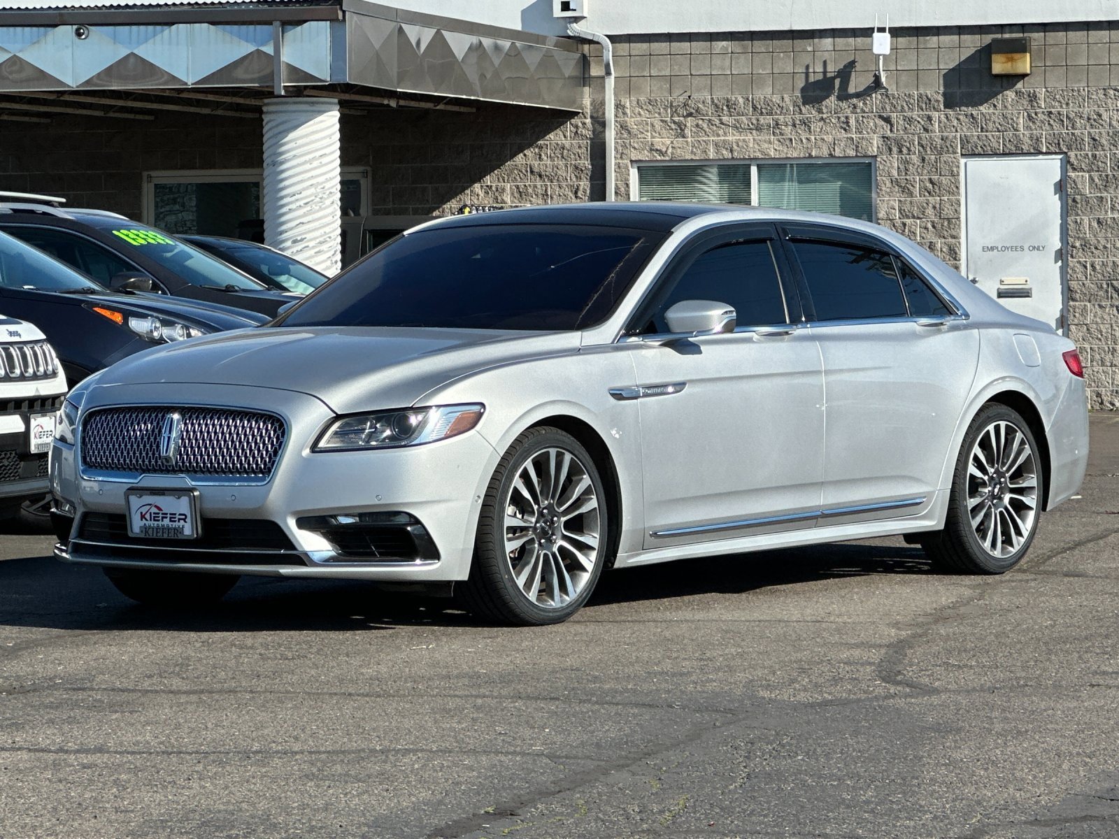 Used 2017 Lincoln Continental Reserve w/ Technology Package image 8