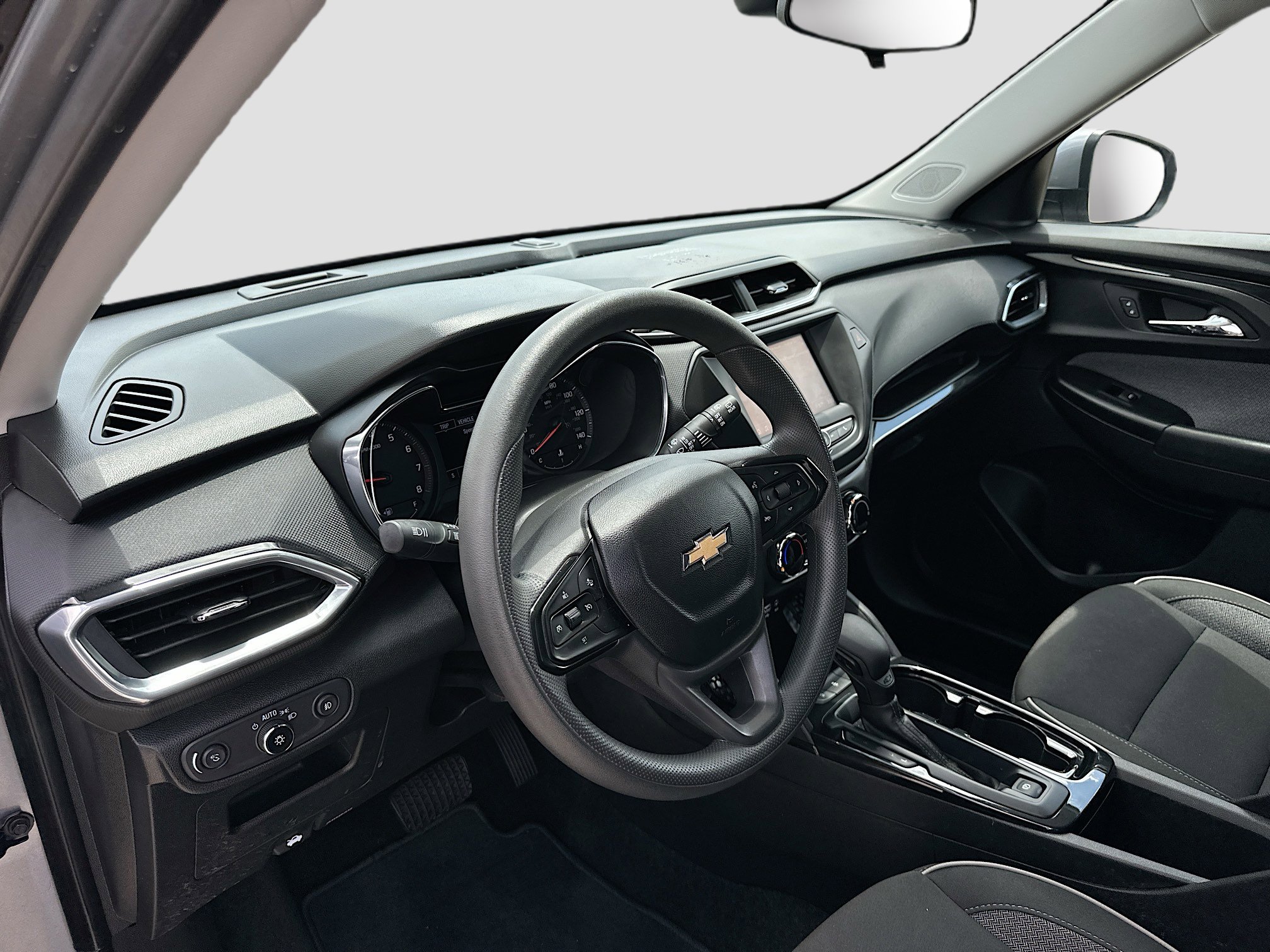 Used 2023 Chevrolet TrailBlazer LT FWD image 9