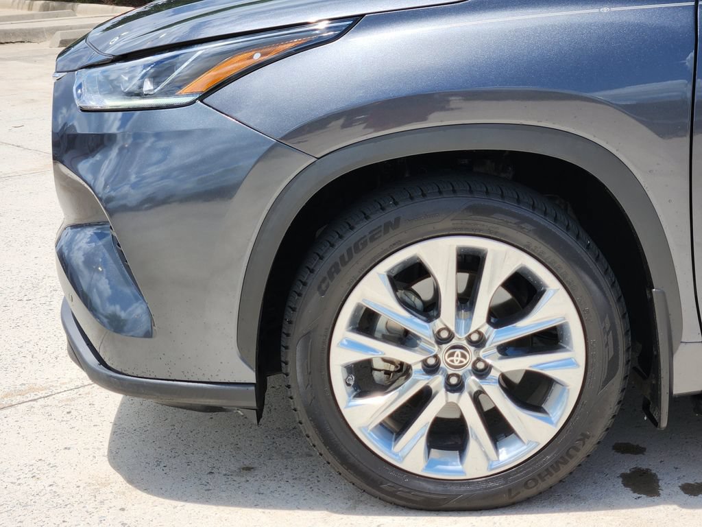 Certified 2020 Toyota Highlander Limited FWD image 8
