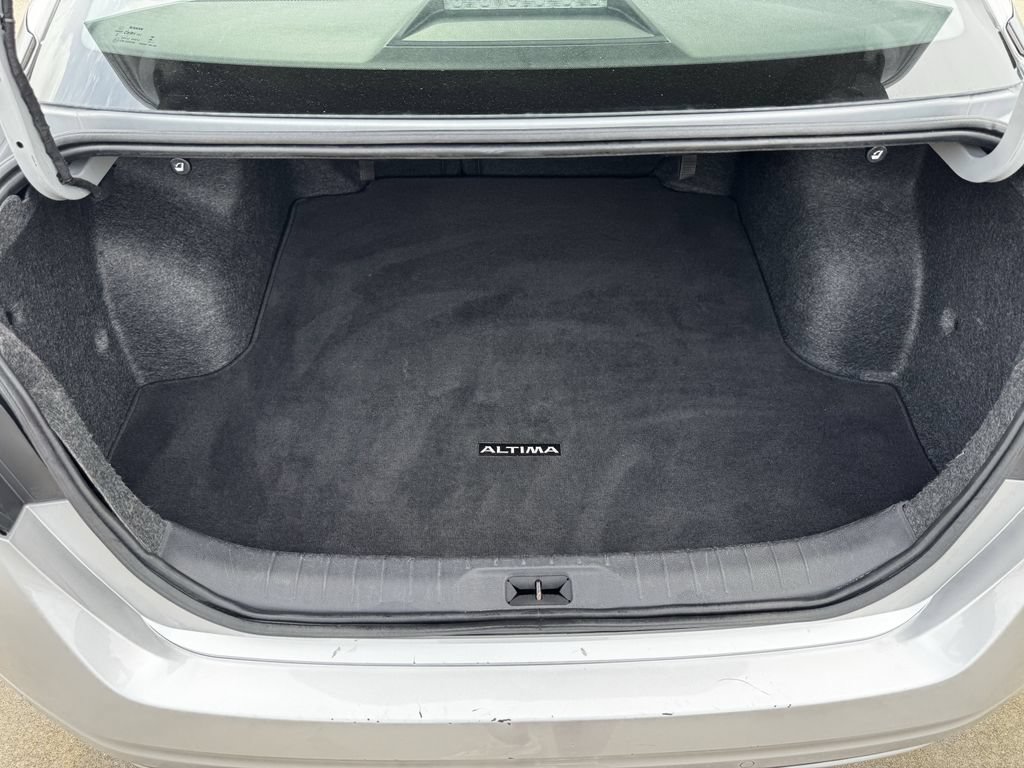 Used 2024 Nissan Altima 2.5 SV FWD image 29