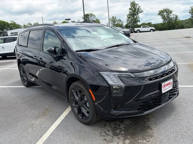 New 2027 Chrysler Pacifica Limited w/ S Appearance Package AWD/4WD image 2