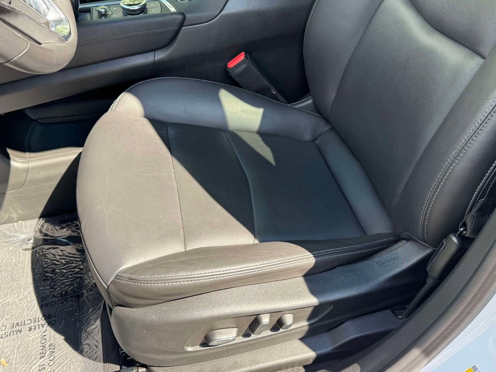Used 2023 Cadillac XT6 Premium Luxury w/ Technology Package image 3