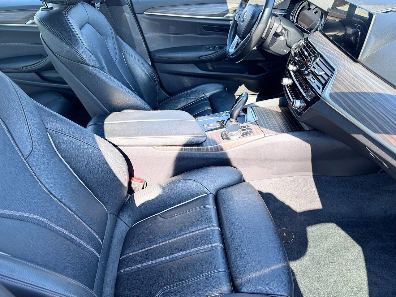 Used 2017 BMW 540i xDrive image 19