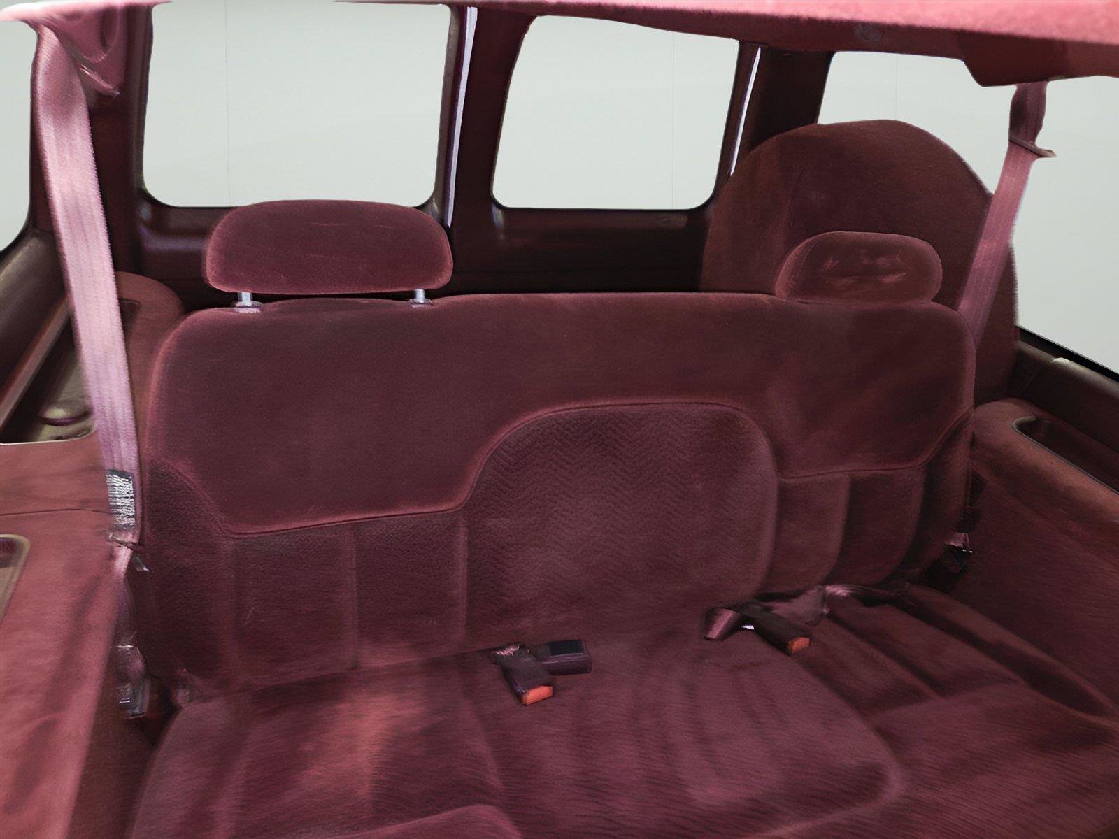 Used 1999 GMC Suburban 4WD w/ Marketing Opt Pkg 2 image 38