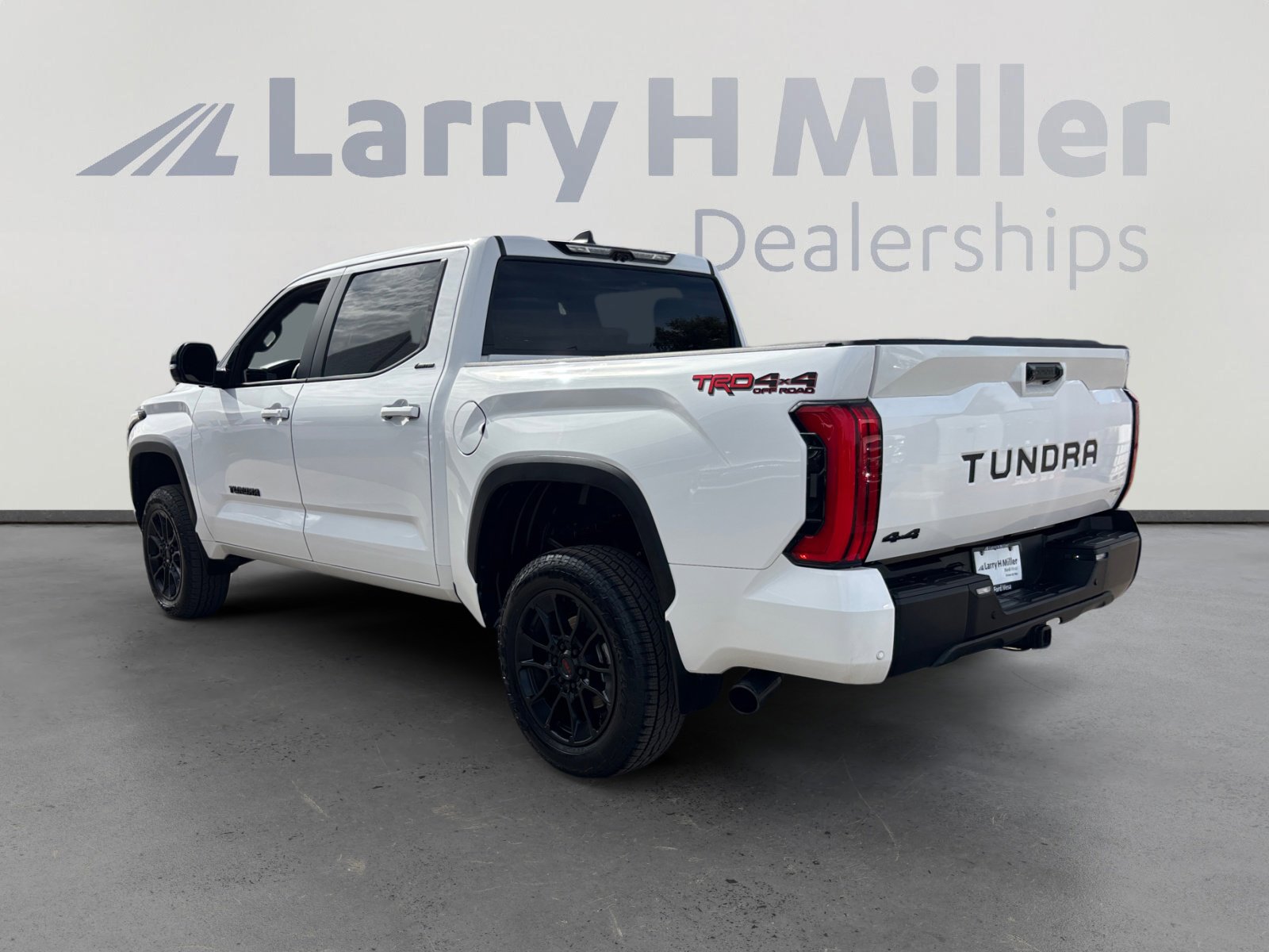 Used 2025 Toyota Tundra Limited w/ TRD Off-Road Package image 3