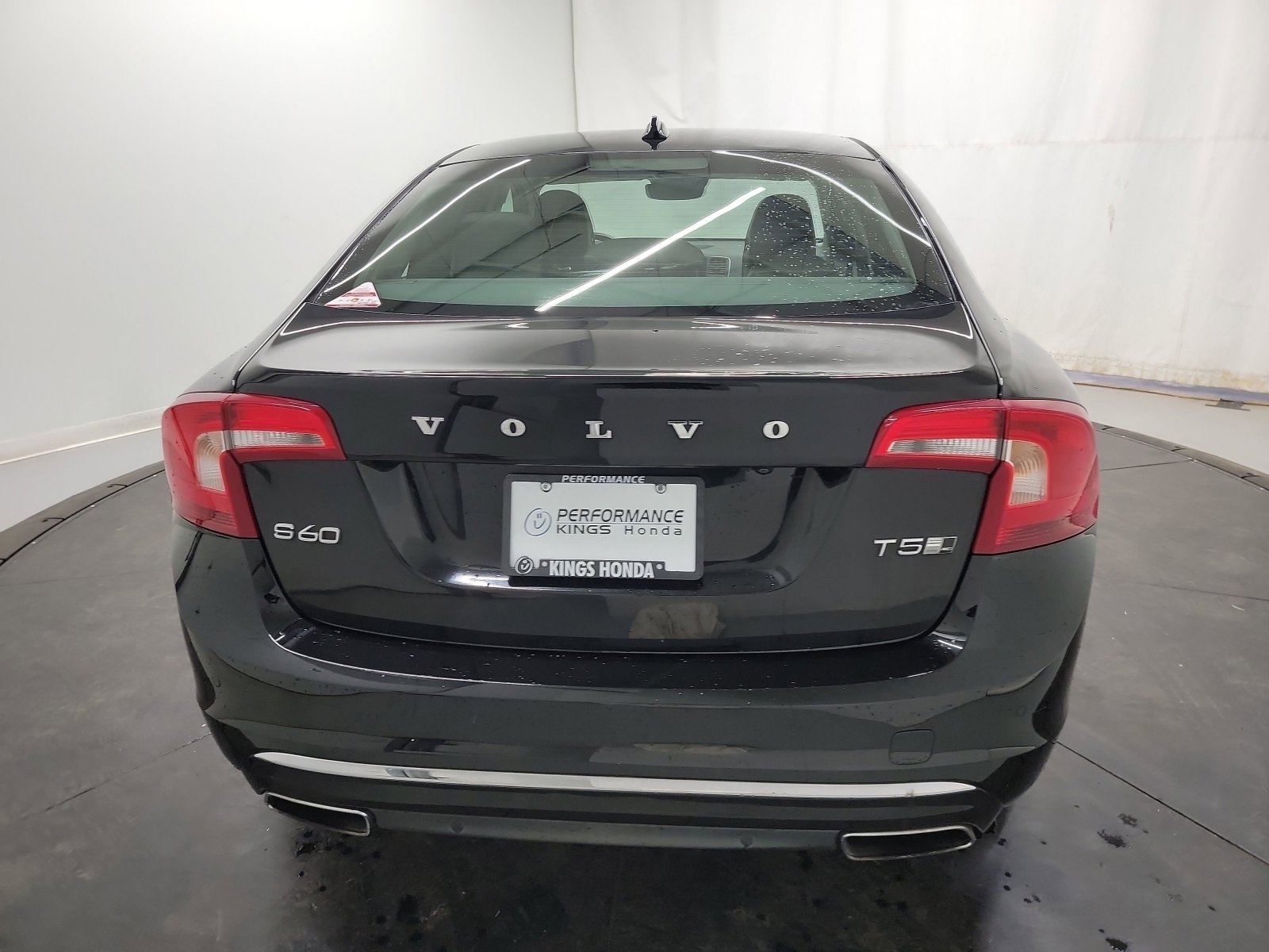 Used 2018 Volvo S60 T5 Inscription Platinum image 8