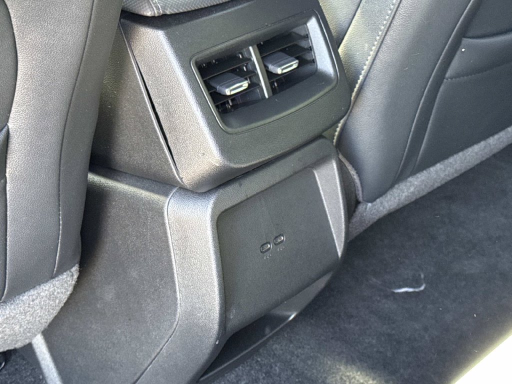 Used 2024 Chevrolet Equinox EV RS FWD image 17
