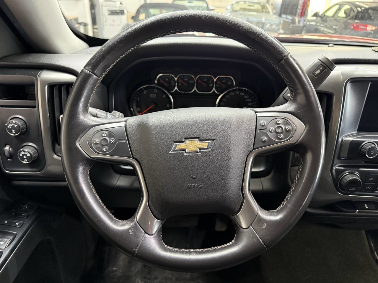 Used 2018 Chevrolet Silverado 1500 LT w/ LT Eassist Package AWD/4WD image 22