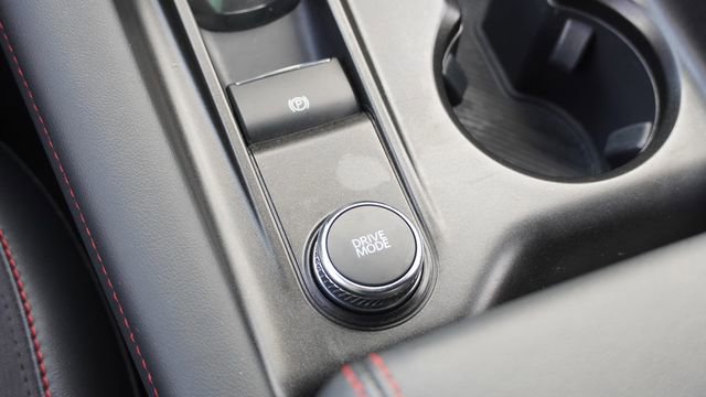 Used 2025 Ford Explorer ST-Line w/ ST-Line Street Pack AWD/4WD image 28