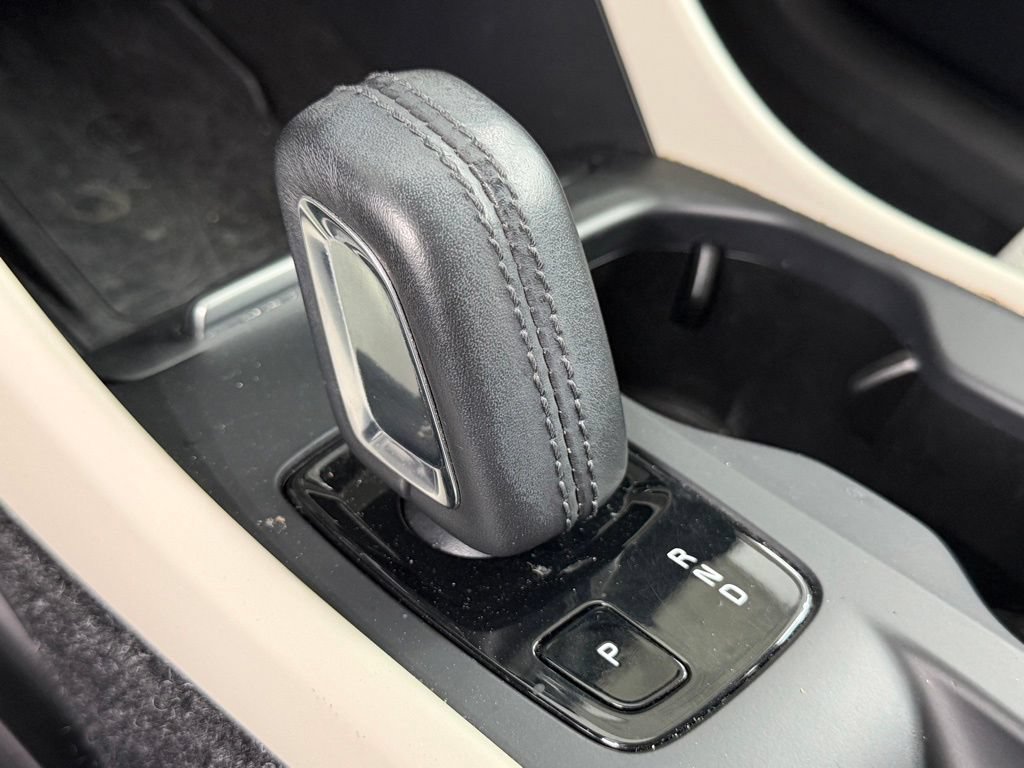 Used 2020 Volvo XC40 T5 Momentum w/ Protection Package Premier AWD/4WD image 33