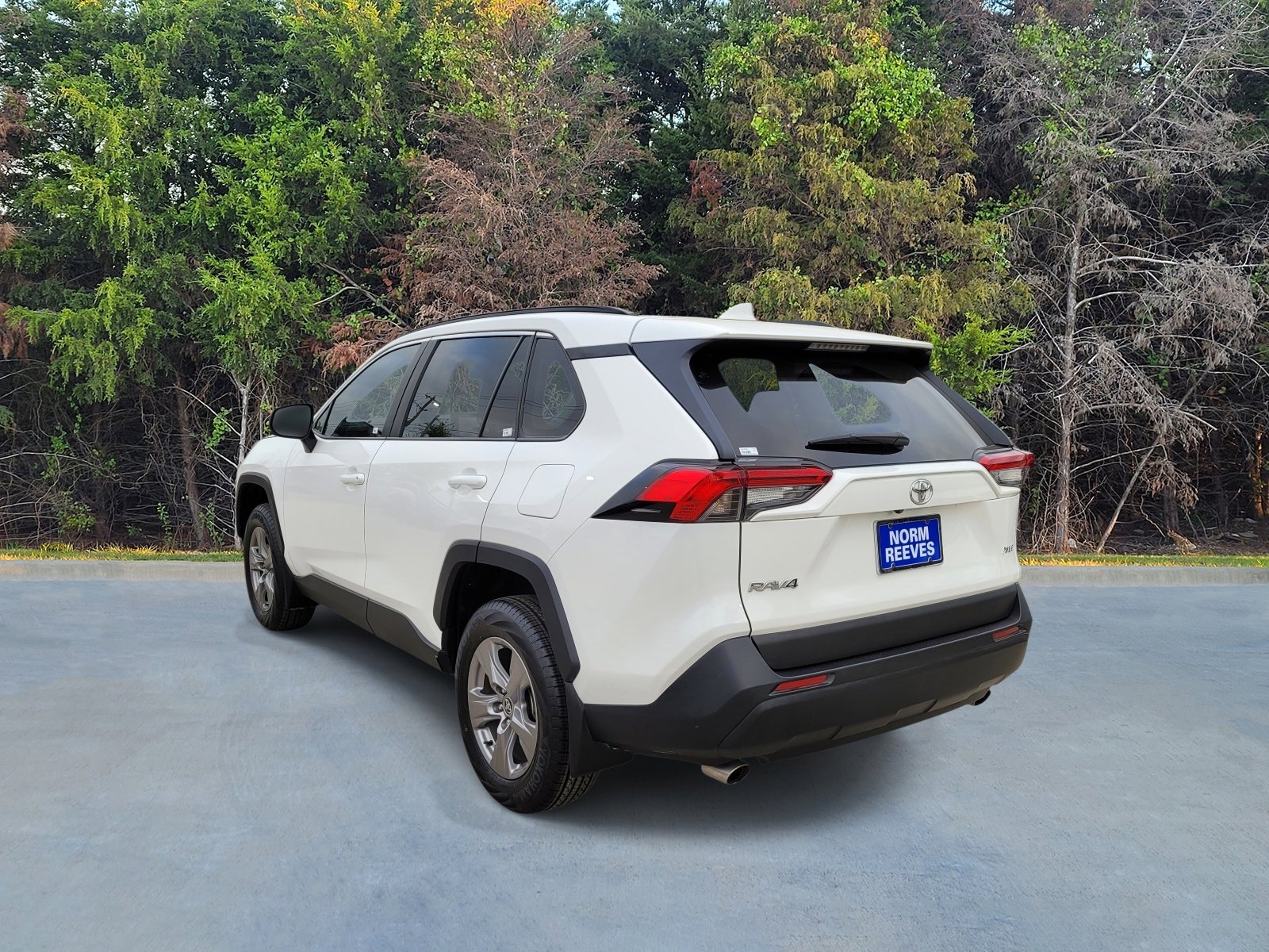 Used 2023 Toyota RAV4 XLE w/ Convenience Package image 21