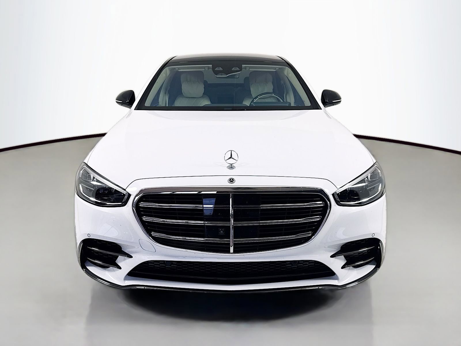 Used 2025 Mercedes-Benz S 580 4MATIC Sedan image 2