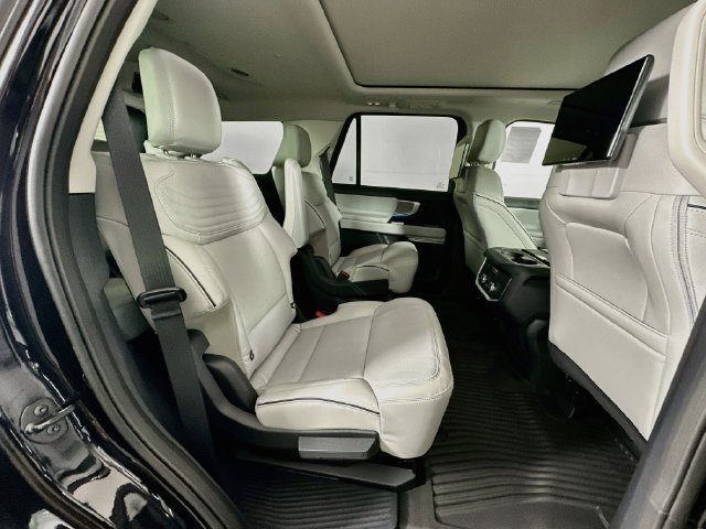 New 2027 Ford Expedition Platinum w/ Platinum Ultimate Package AWD/4WD image 38