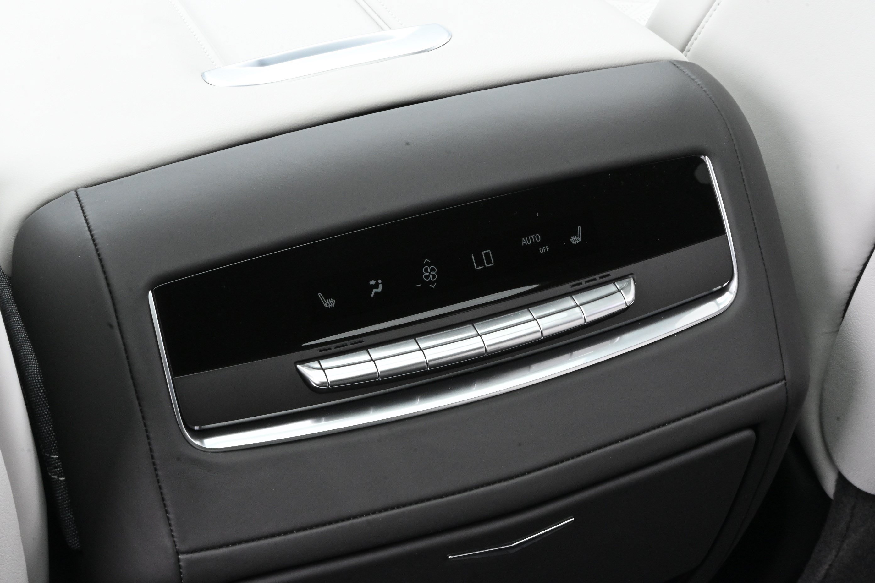 Used 2026 Cadillac Escalade Platinum Sport w/ LPO, ONYX Package AWD/4WD image 34