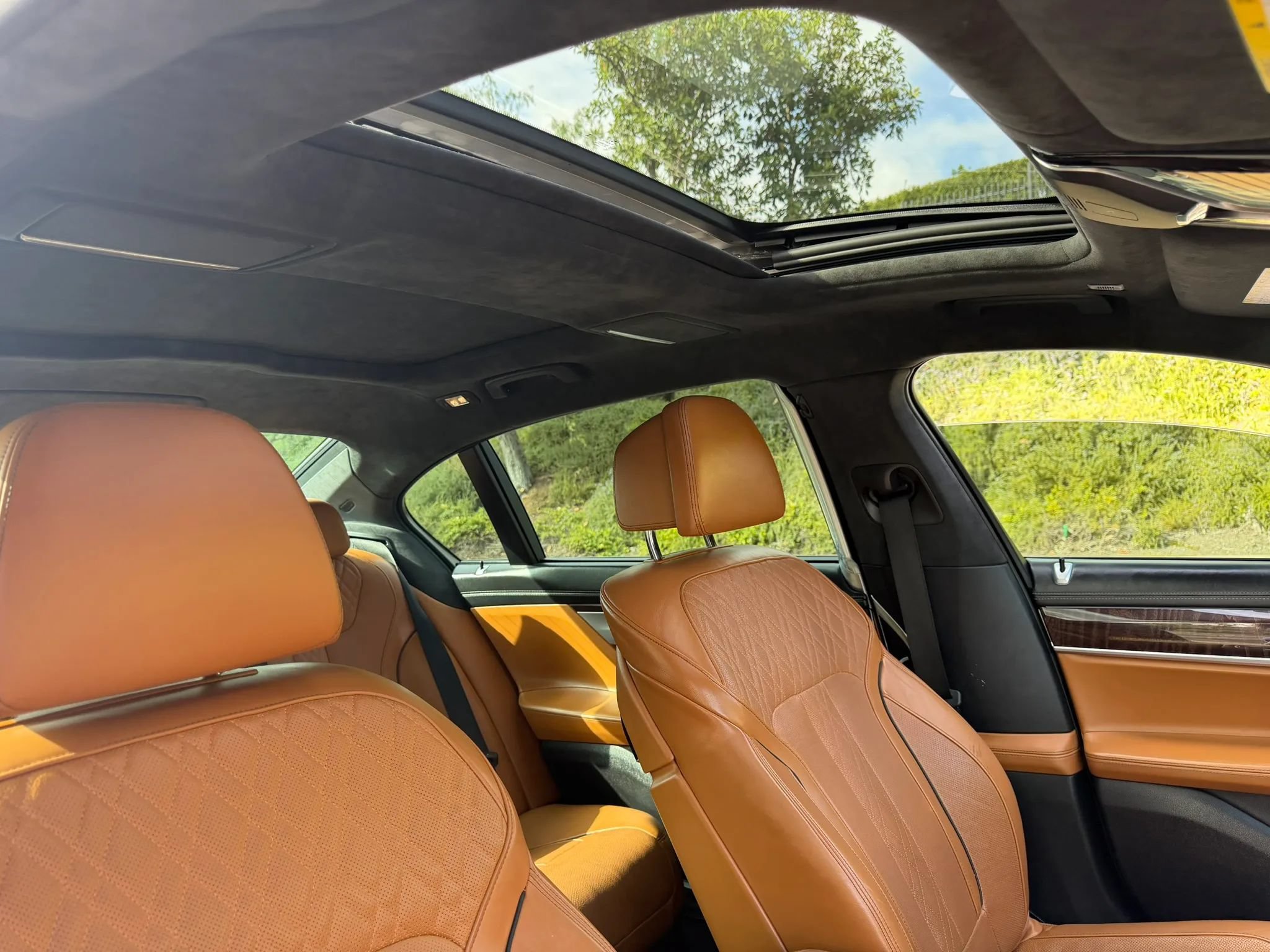 Used 2017 BMW 750i RWD image 32