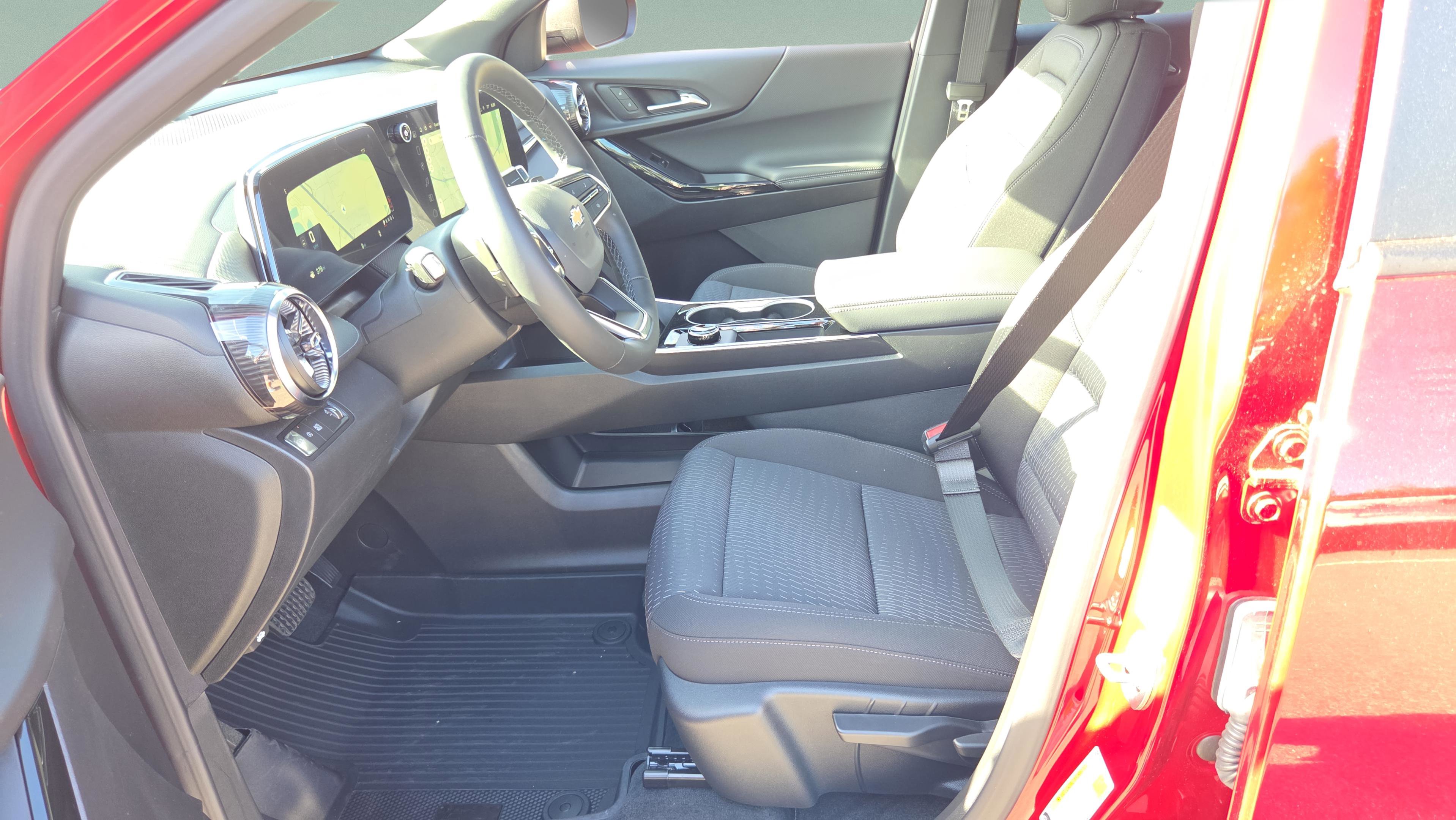 New 2026 Chevrolet Equinox LT w/ Safety and Technology Package FWD image 10