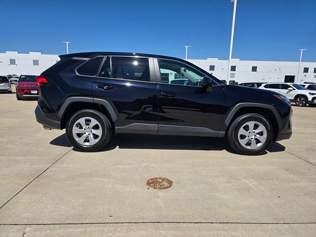 Used 2023 Toyota RAV4 LE AWD/4WD image 16
